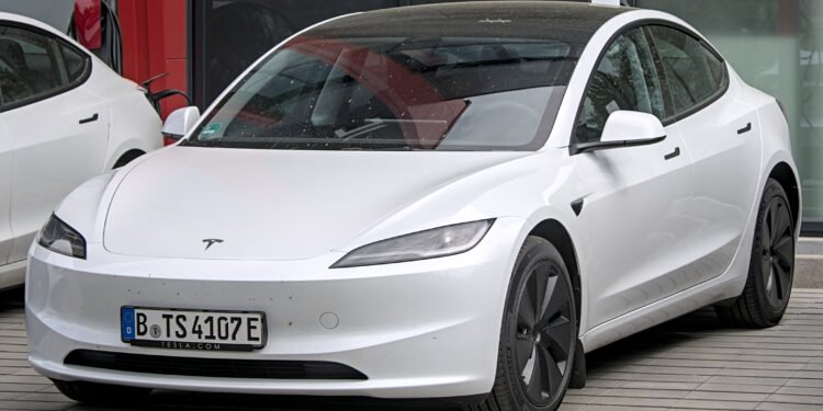 Tesla Model 3 – המכונית ששינתה את עולם הרכב החשמלי